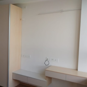 Room in 3 BHK Apartment at Mantri Lithos, Thanisandra – for Rent