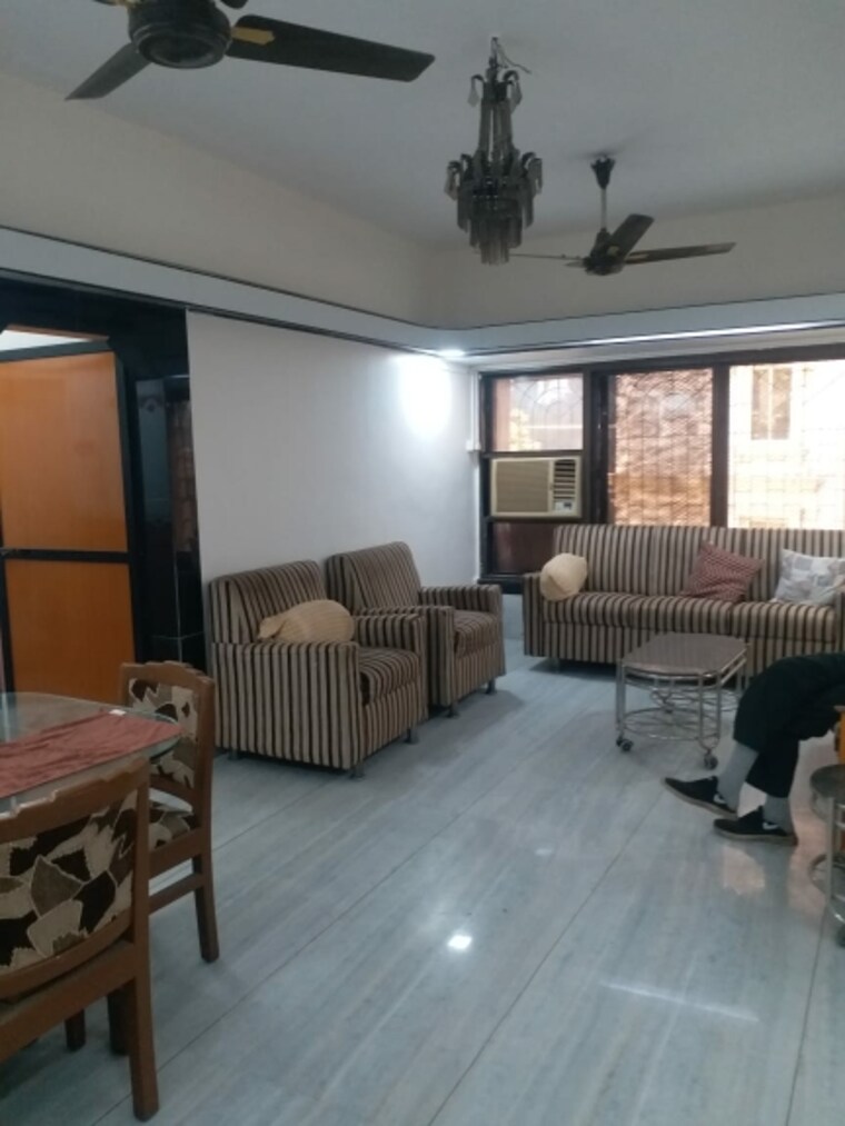 Living Room, juhu-scheme 3 Bedroom 1100 Sq.Ft. Apartment In Juhu Mumbai 9688774