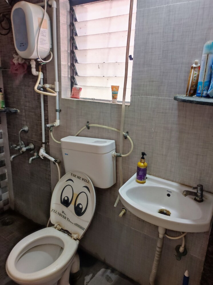 Bathroom, aishwarya-laxmi 2 Bedroom 910 Sq.Ft. Apartment In Wagholi Pune 9688739