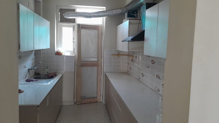 Kitchen, sector 88 3 Bedroom 250 Sq.Yd. Builder Floor In Sector 88 Faridabad 9688793
