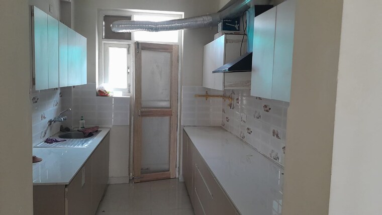Kitchen, sector 88 3 Bedroom 250 Sq.Yd. Builder Floor In Sector 88 Faridabad 9688793