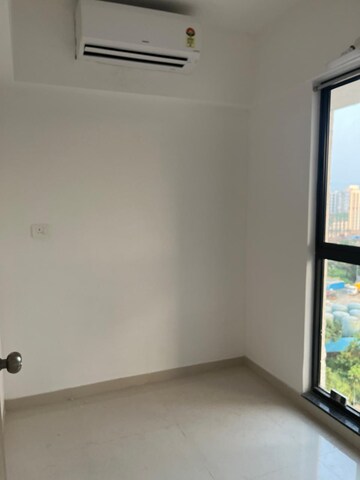 Room in 2.5 BHK Apartment at Lodha Palava City Lakeshore Greens, Dombivli East – for Rent