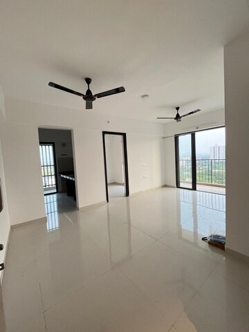 Room in 2.5 BHK Apartment at Lodha Palava City Lakeshore Greens, Dombivli East – for Rent