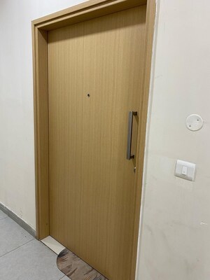 Room in 2 BHK Apartment at Godrej Seven, Joka – for Rent
