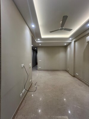 Building Lobby in 3 BHK Builder Floor at Safdarjung Enclave – for Rent