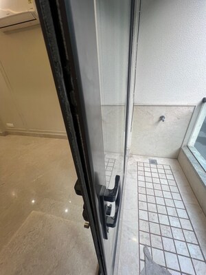 Balcony in 3 BHK Builder Floor at Safdarjung Enclave – for Rent