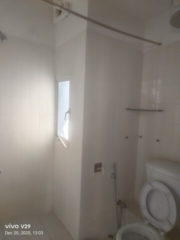 Building Lobby in 3 BHK Apartment at DLF The Carlton Estate, Dlf Phase V – for Rent