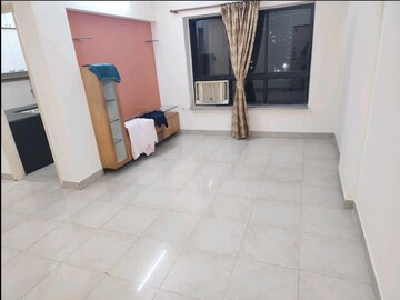 Room in 3 BHK Apartment at Spring Leaf 6 CHS, Kandivali East – for Sale