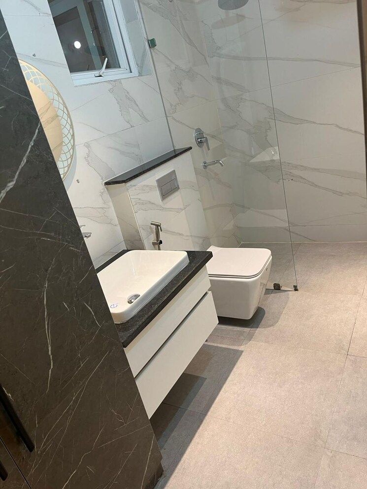 Attached Bathroom, international airport road 3 Bedroom 2100 Sq.Ft. Apartment In International Airport Road Zirakpur 9688819