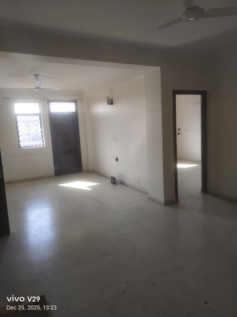 Room, dlf-exclusive-floors 3 Bedroom 1500 Sq.Ft. Apartment In Sector 53 Gurgaon 9688830