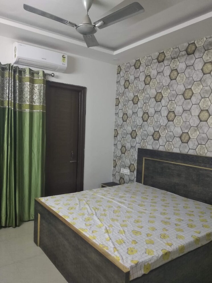 Bedroom, dhakoli 3 Bedroom 150 Sq.Yd. Builder Floor In Dhakoli Zirakpur 9689091