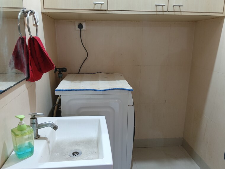 Bathroom, sheth-vasant-galaxy 2 Bedroom 800 Sq.Ft. Apartment In Goregaon West Mumbai 9688851