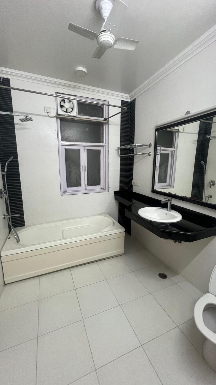 undefined, defence colony 3 Bedroom 2925 Sq.Ft. Builder Floor In Defence Colony Delhi 9688862