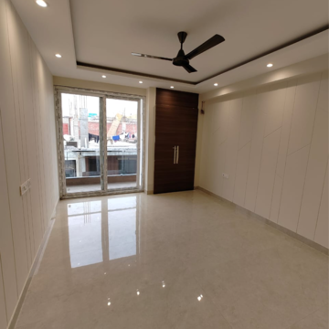 Room in 3 BHK Builder Floor at Lajpat Nagar I – for Rent