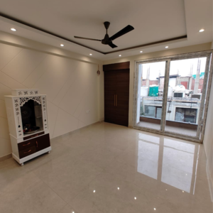Room in 3 BHK Builder Floor at Lajpat Nagar I – for Rent