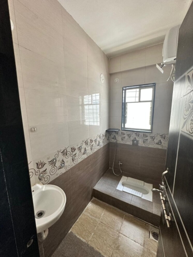 Bathroom, baner 2 Bedroom 812 Sq.Ft. Apartment In Baner Pune 9688867