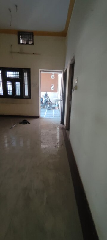 Room in 3 BHK Independent House at Bhatagaon – for Rent