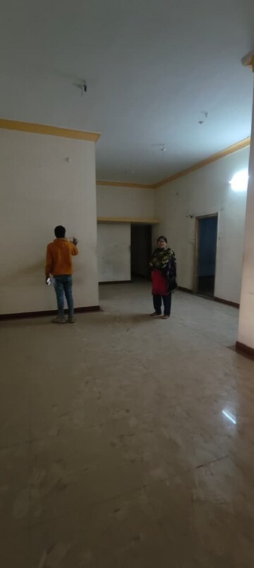 Room in 3 BHK Independent House at Bhatagaon – for Rent