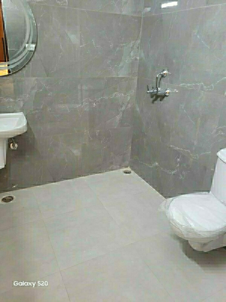 Bathroom, ambala highway 3 Bedroom 130 Sq.Yd. Builder Floor In Ambala Highway Zirakpur 9688893
