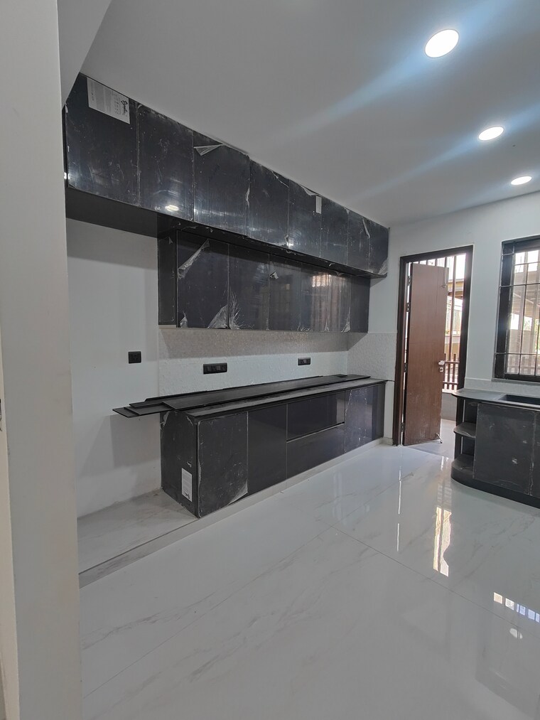 Kitchen, cunningham-apartments 3 Bedroom 2300 Sq.Ft. Apartment In Vasanth Nagar Bangalore 9688901