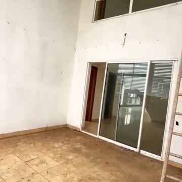 Room in 4 BHK Apartment at Lunkad Skylounge, Kalyani Nagar – for Sale