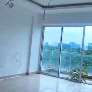 Room in 4 BHK Apartment at Lunkad Skylounge, Kalyani Nagar – for Sale