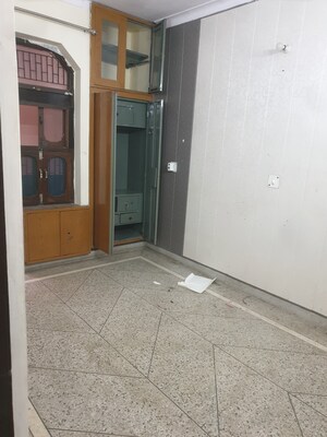 Room in 2 BHK Independent House at Sector 16 – for Rent