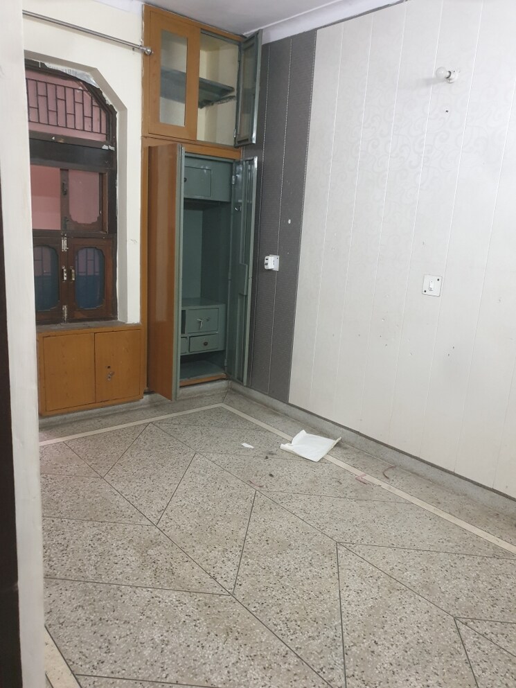 Room, sector 16 2 Bedroom 1250 Sq.Ft. Independent House In Sector 16 Faridabad 9688965