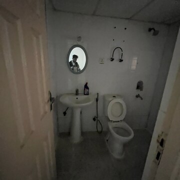 Bathroom in 2 BHK Apartment at Supertech Cape Town, Sector 74 – for Rent