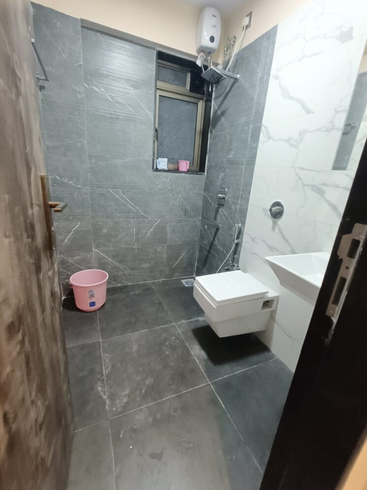 Bathroom, shiv-shakti-tower-28 1 Bedroom 450 Sq.Ft. Apartment In Malad East Mumbai 9688937