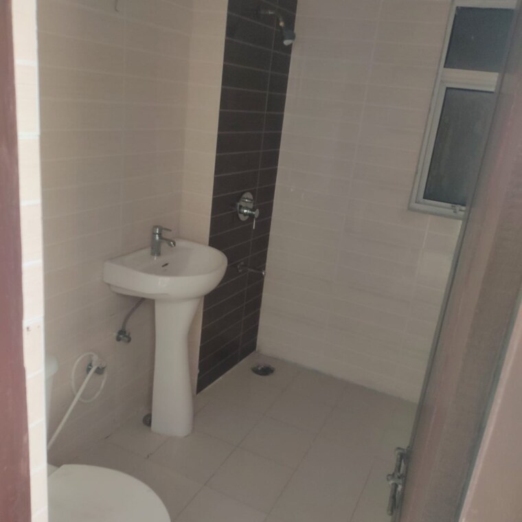 Bathroom, amrapali-zodiac 3 Bedroom 1325 Sq.Ft. Apartment In Sector 120 Noida 9688953