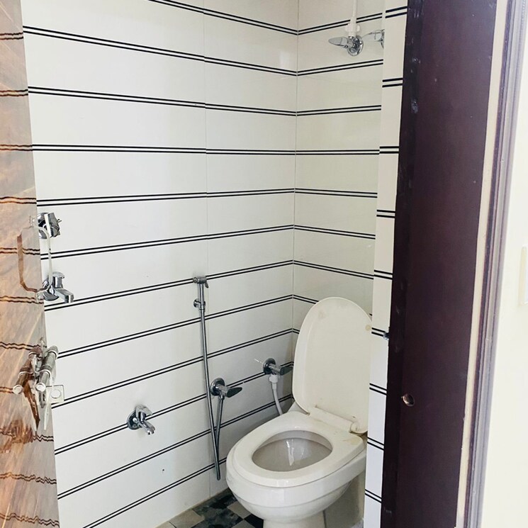 Bathroom, dwarka mor 2 Bedroom 50 Sq.Yd. Builder Floor In Dwarka Mor Delhi 9688978