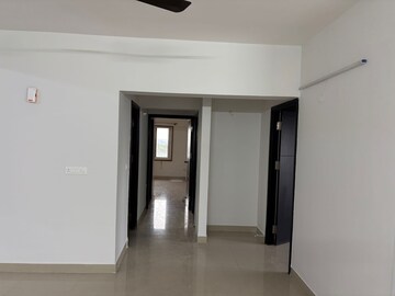Room in 2 BHK Apartment at Mantri Lithos, Thanisandra – for Rent
