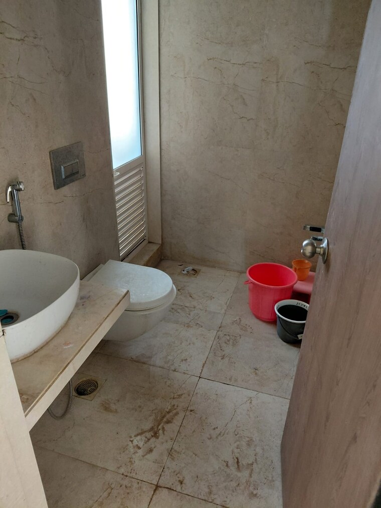 Bathroom, dosti-west-county 1.5 Bedroom 850 Sq.Ft. Apartment In Balkum Pada Thane 9689010
