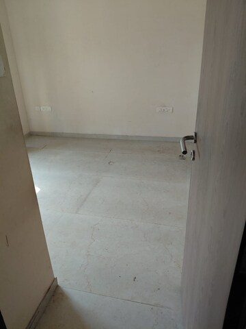 Room in 1.5 BHK Apartment at Dosti West County, Balkum Pada – for Sale