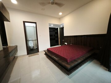 Bedroom in 3 BHK Apartment at Chembur – for Rent