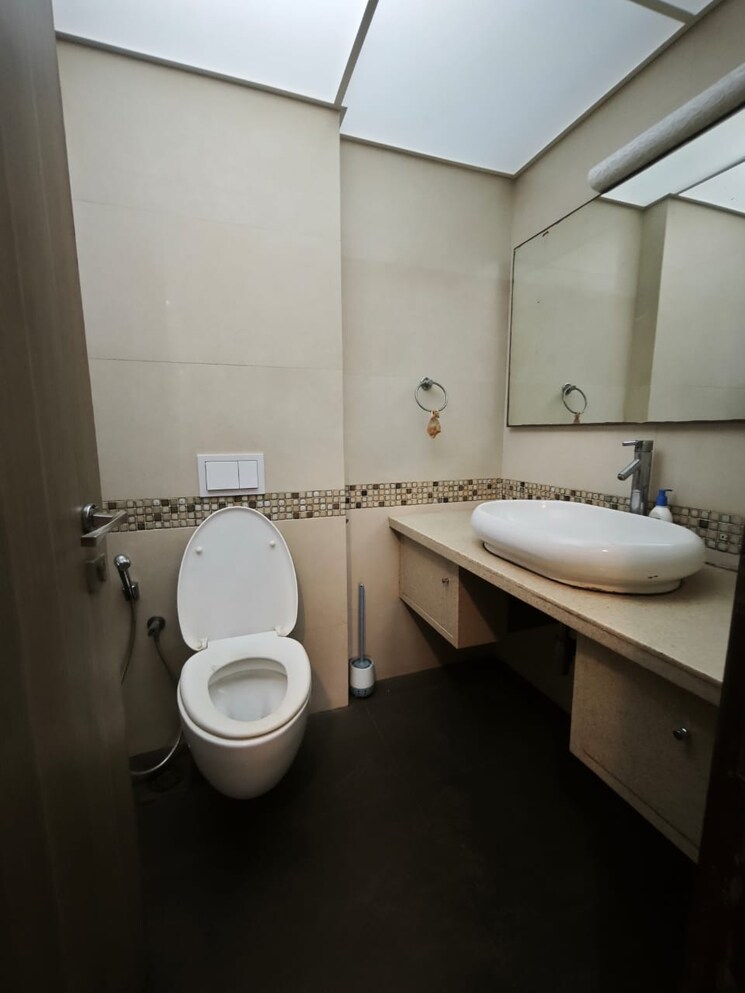 Bathroom, chembur 3 Bedroom 2200 Sq.Ft. Apartment In Chembur Mumbai 9689011