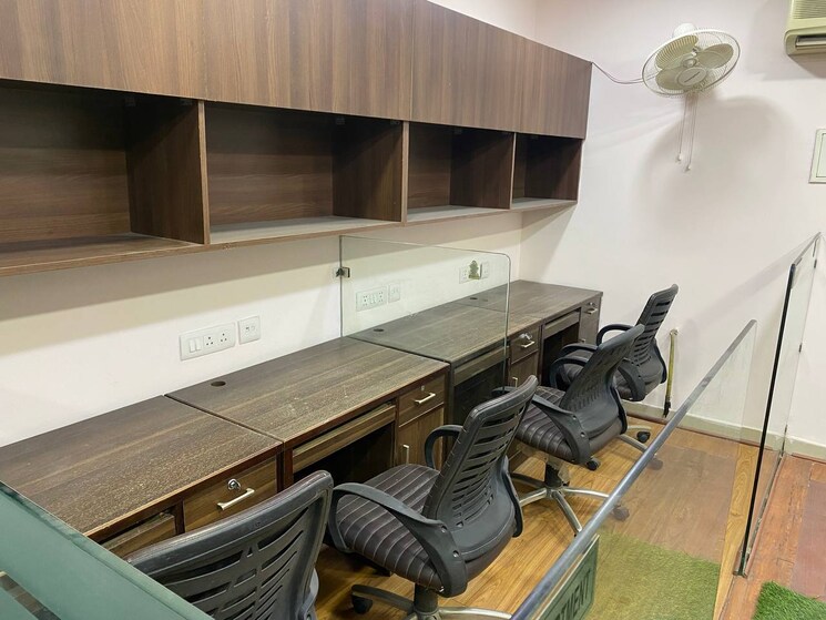 Team Area, netaji subhash place Commercial Office Space 648 Sq.Ft. In Netaji Subhash Place Delhi 9689033