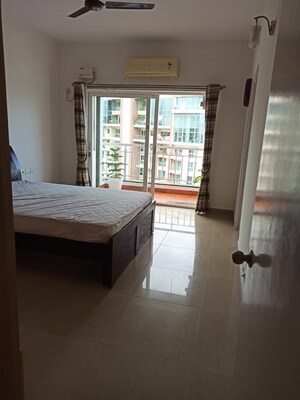Room in 2.5 BHK Apartment at Mantri Webcity, Hennur – for Rent