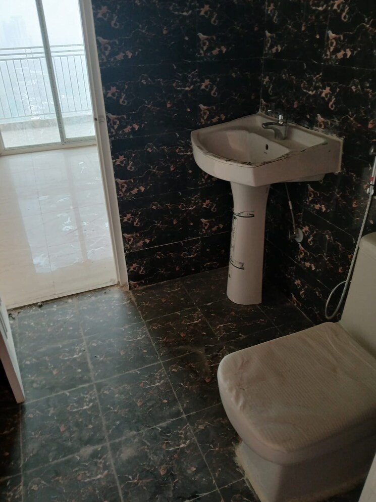 Bathroom, migsun-ultimo 3 Bedroom 995 Sq.Ft. Apartment In Omicron Iii Greater Noida Greater Noida 9689045