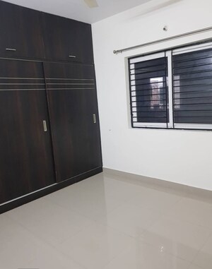 Room in 3 BHK Apartment at Jains Carlton Creek, Manikonda – for Rent