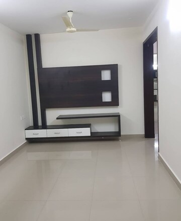 Room in 3 BHK Apartment at Jains Carlton Creek, Manikonda – for Rent