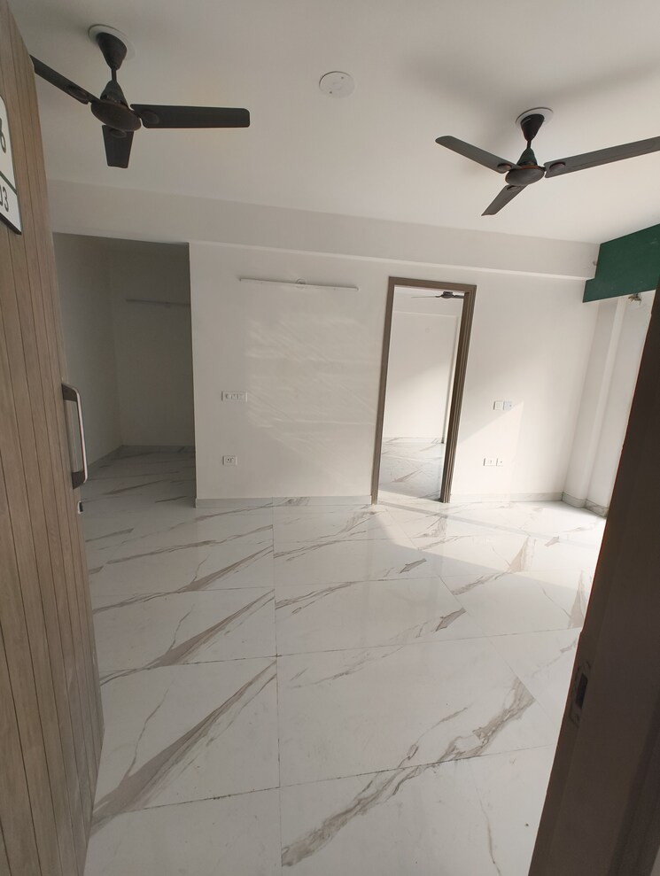 Master Bedroom, smart-world-gems 3.5 Bedroom 1500 Sq.Ft. Apartment In Sector 89 Gurgaon 9689090