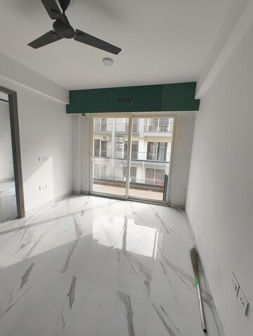 Balcony in 3.5 BHK Apartment at Smart World Gems, Sector 89 – for Rent