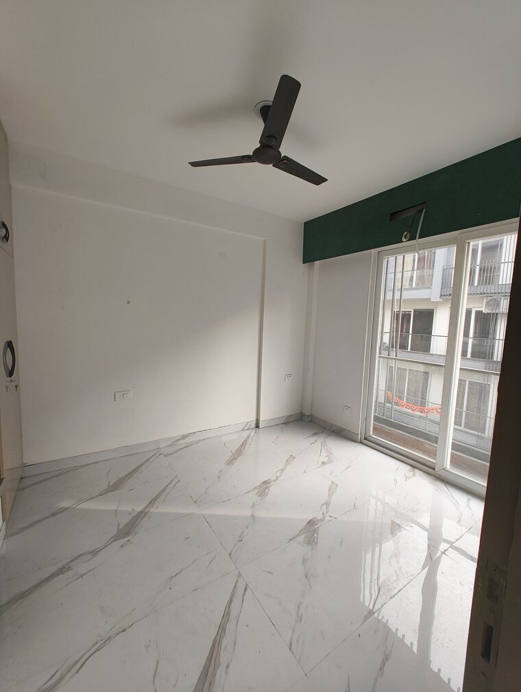 Room, smart-world-gems 3.5 Bedroom 1500 Sq.Ft. Apartment In Sector 89 Gurgaon 9689090
