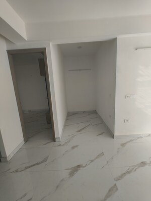 Room in 3.5 BHK Apartment at Smart World Gems, Sector 89 – for Rent