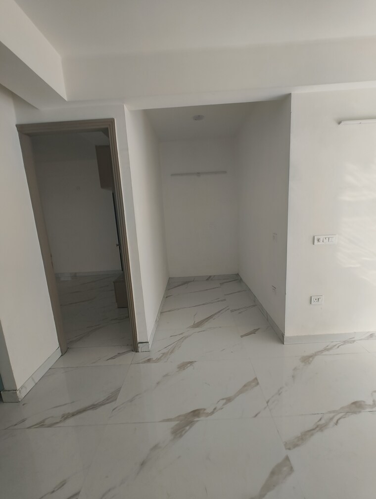 Room, smart-world-gems 3.5 Bedroom 1500 Sq.Ft. Apartment In Sector 89 Gurgaon 9689090