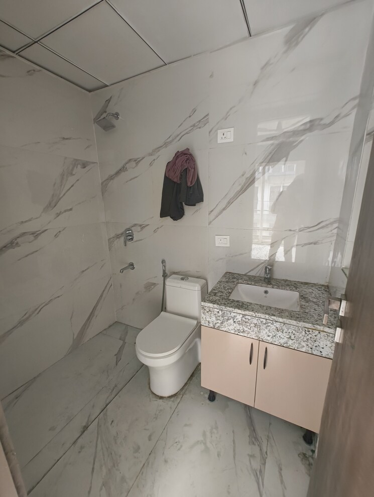 Bathroom, smart-world-gems 3.5 Bedroom 1500 Sq.Ft. Apartment In Sector 89 Gurgaon 9689090