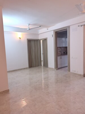 2 BHK Apartment For Rent in Amrapali Riverview, Amrapali Leisure Valley