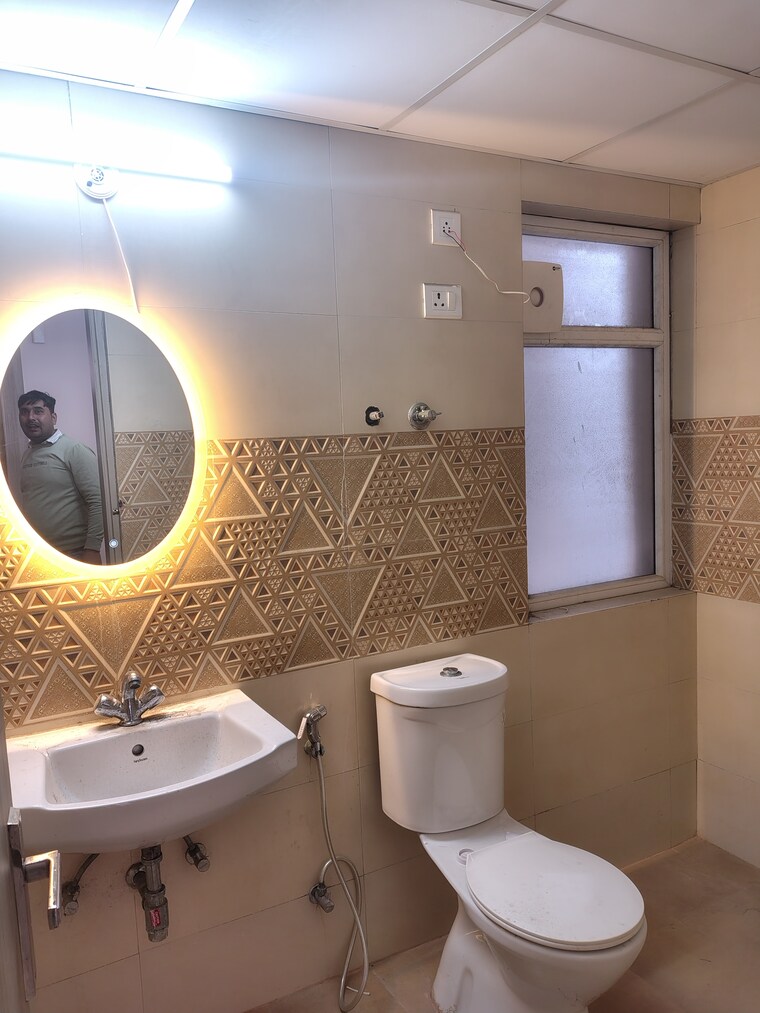 Bathroom, amrapali-riverview 2 Bedroom 1125 Sq.Ft. Apartment In Amrapali Leisure Valley Greater Noida 9689117
